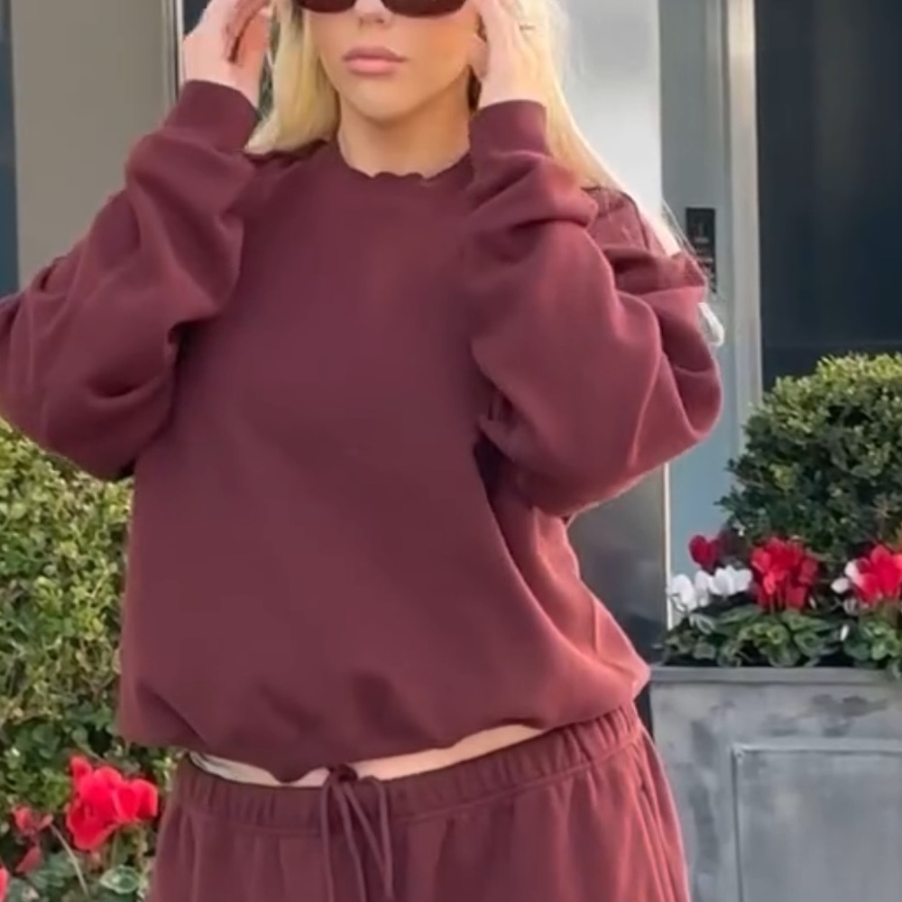 skims classic crewneck - oxblood